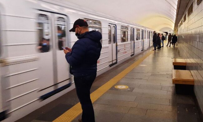 Метро в Киеве. Фото: Стена