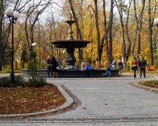 Парк осенью в Киеве