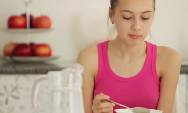 Завтрак. Фото: скриншот Youtube-видео.