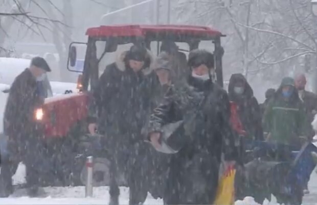 Непогода в Украине. Фото: скриншот YouTube-видео