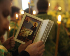 Священник УПЦ розповів, для чого потрібно читати акафісти