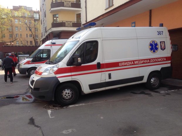 Во Львове 18 человек попали в больницу с отравлением после свадьбы