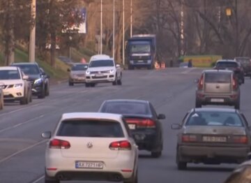 В Украине за нарушение ПДД будут отбирать права. Фото: Факты, скрин