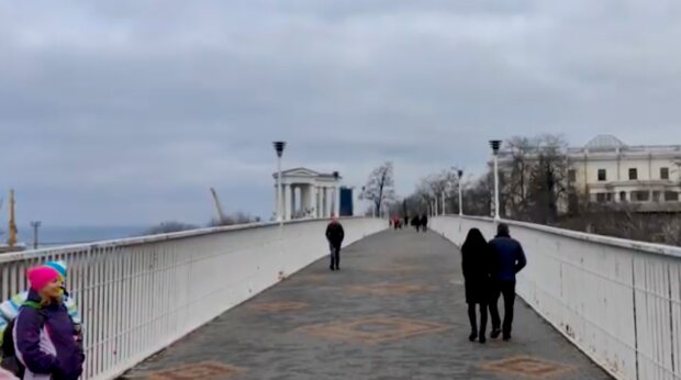 Серое небо и холод: погода в Одессе не для прогулок во вторник