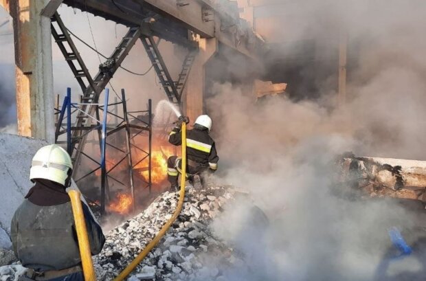 Тушение пожара. Фото: ГСЧС Украины