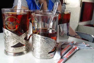 Укразализныця закупила стаканы по 2 тысячи гривен! Это уже предел