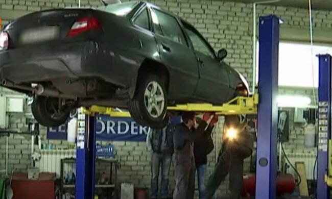 Техогляд авто. Фото: скріншот YouTube-відео