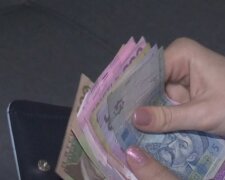 Средняя зарплата в Украине. Фото: скриншот Youtube