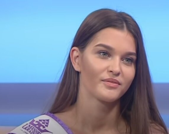 Портупеи и кружевное белье: Мисс Украина вскружила голову откровенным нарядом, подберите слюни
