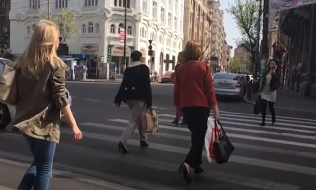 Украинцев просят срочно покинуть территорию одной из европейских стран: что происходит