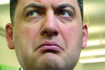 Гройсман жалуется на плохие дороги: из-за них он уже поменял два колеса