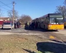 Евакуація жителів Донбасу в РФ. Фото: YouTube, скрін
