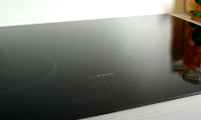 Варочная поверхность. Фото: скриншот YouTube