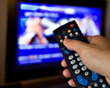 Плохие новости для любителей халявы: нелегальных абонентов спутникового ТВ отключат – а таких аж целый миллион