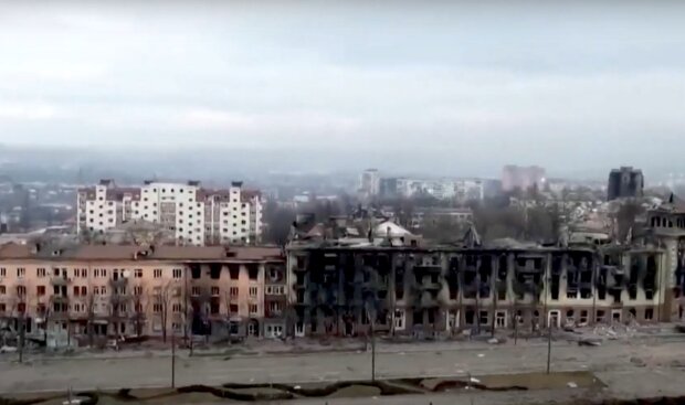 Мариуполь после атаки россиян. Фото: YouTube, скрин
