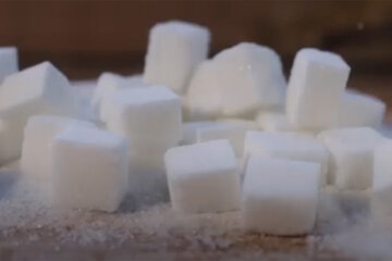 Цукор. Фото: youtube.com