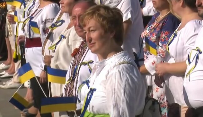 День Конституции Украины. Фото: YouTube, скрин