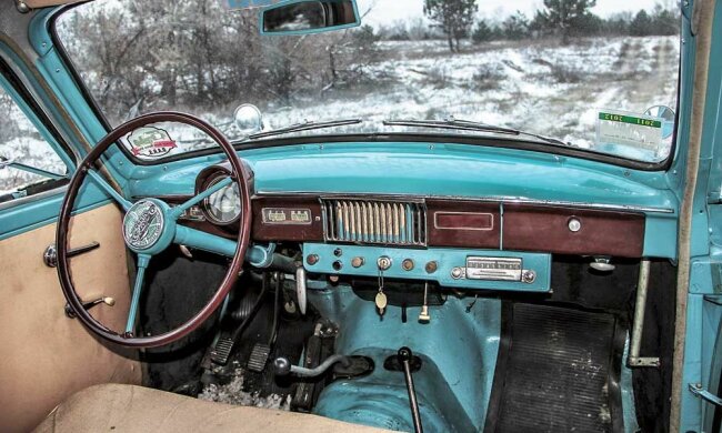 Проедет там, где "Land Rover" тонет: в Сети показали "Москвич 410" 50-х годов – умели же люди (фото)