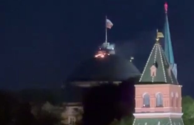 Пожежа у кремлі. Фото: скріншот Telegram-відео