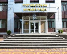 П'ятихатська міська рада — замах на мера