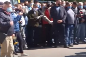 Ветераны АТО оцепили здание ОГА: ситуация накаляется, выдвинуты требования