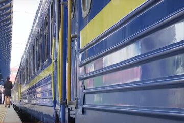 Поезд «Укрзализныци». Фото: YouTube, скрин