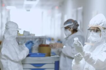 Медики. Фото: скріншот YouTube-відео