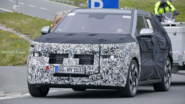 Hyundai Kona 2027 на тестах — прототип у камуфляжі
