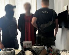 Вилучена вибухівка та докази у справі агента фсб, затриманого СБУ в Харкові