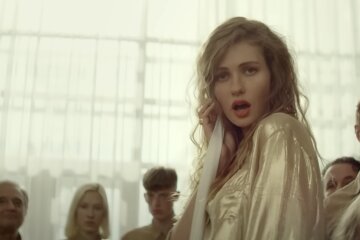 певица Луна, скриншот из YouTube