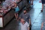 Пробуют товар и ходят без масок: как соблюдают карантин на рынках Днепра