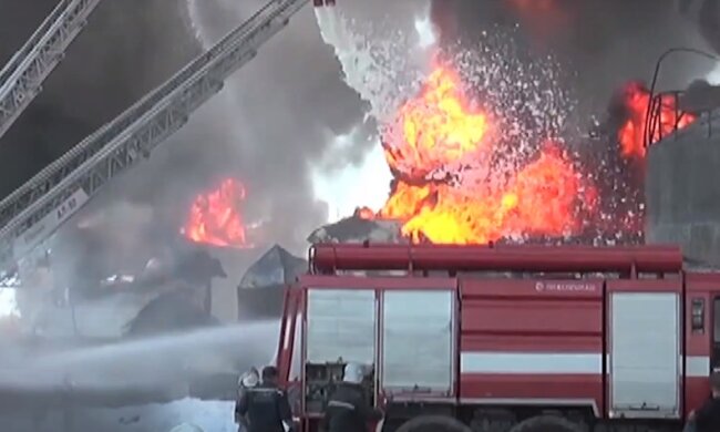 Случился пожар на базе отдыха. Фото: YouTube, скрин