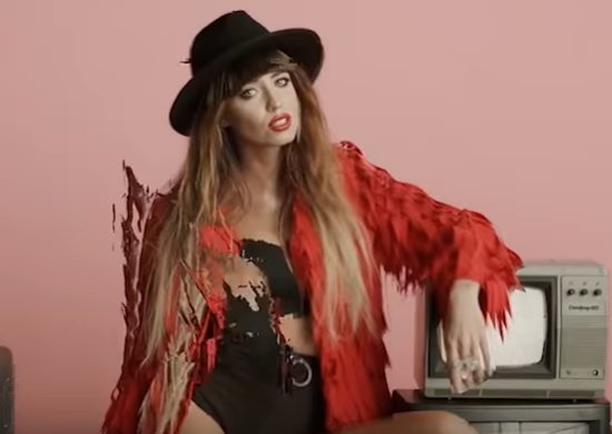 Надя Дорофеева, скрин YouTube