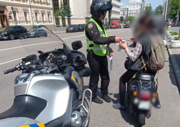 В Україні розпочався масовий вилов скутерів та мопедів - штрафи понад 40 тисяч