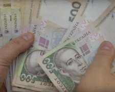 Какая зарплата устроит украинцев, фото: скриншот YouTube