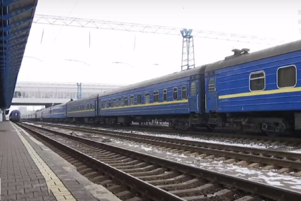 Поезд «Укрзализныци». Фото: YouTube, скрин