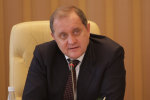 Могилев: полицейские застрелили ребенка в шутку! А теперь на передовую просятся. Это вам церковь или что? Грехи отпустят?
