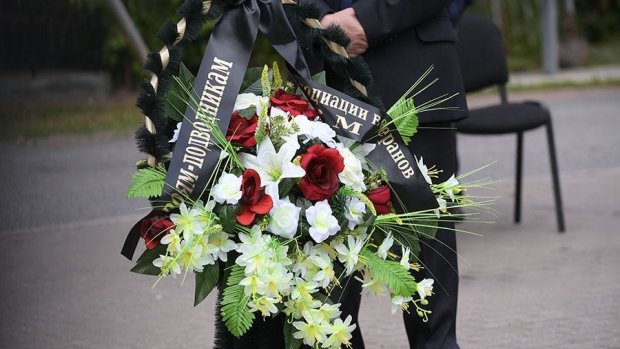 Загадочные гробы из свинца: появилось видео с похорон российских подводников