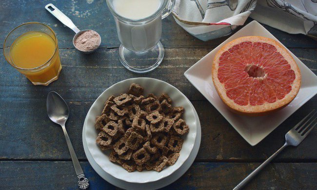 Медики назвали 7 продуктов, которые нельзя есть во время приема лекарств