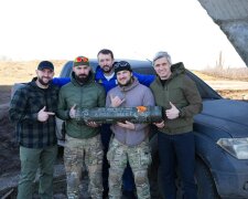 Фонд «Надежда» и Валерий Дубиль встретились с Героем Украины Владиславом Стоцким и передали помощь его подразделению