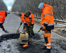 Стан доріг, ями на дорогах, проблема, асфальт. Фото: Стіна