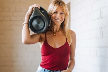 Леся Никитюк объявила о своем родстве со Снуп Догом и пошла петь