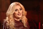 Вот это фигурка: Ирина Федишин в откровенном купальнике позировала на скутере, показала все и сразу