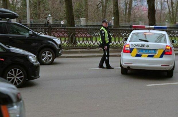 Полиция в Киеве. Фото: скриншот YouTube