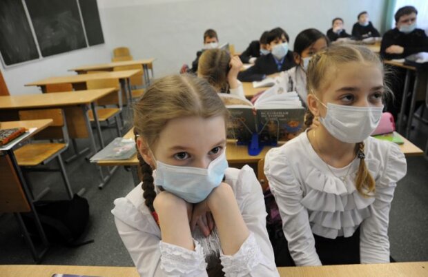 В Киеве родителям уже не до шуток: дети болеют сотнями