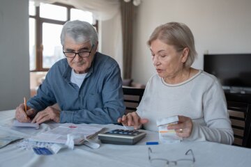 Пенсіонери, розмір пенсії, зарплата. Фото: Telegram