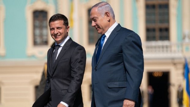 Столько и за год не заработать: стало известно, сколько у Зеленского "отлистали" за гостиничный номер Нетаньяху
