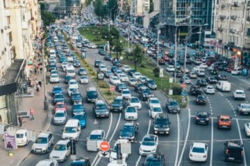 Перекроют улицу на целый день: киевским водителям опять приготовили испытание