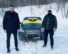 Совместный фронт: Арсений Пушкаренко и Евгений Медведовский передали авто спецназовцам