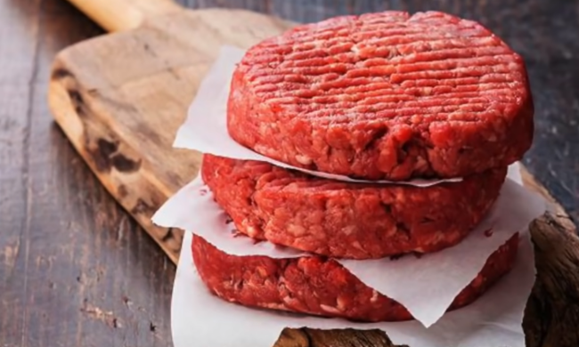 Українців попередили про подорожчання м'яса та яєць. Фото: скрін YouTube